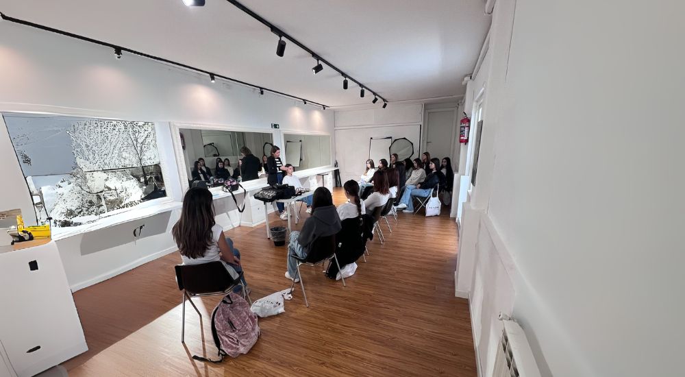 noleggio-sala-per-parrucchieri-make-up-artists-e-meeting